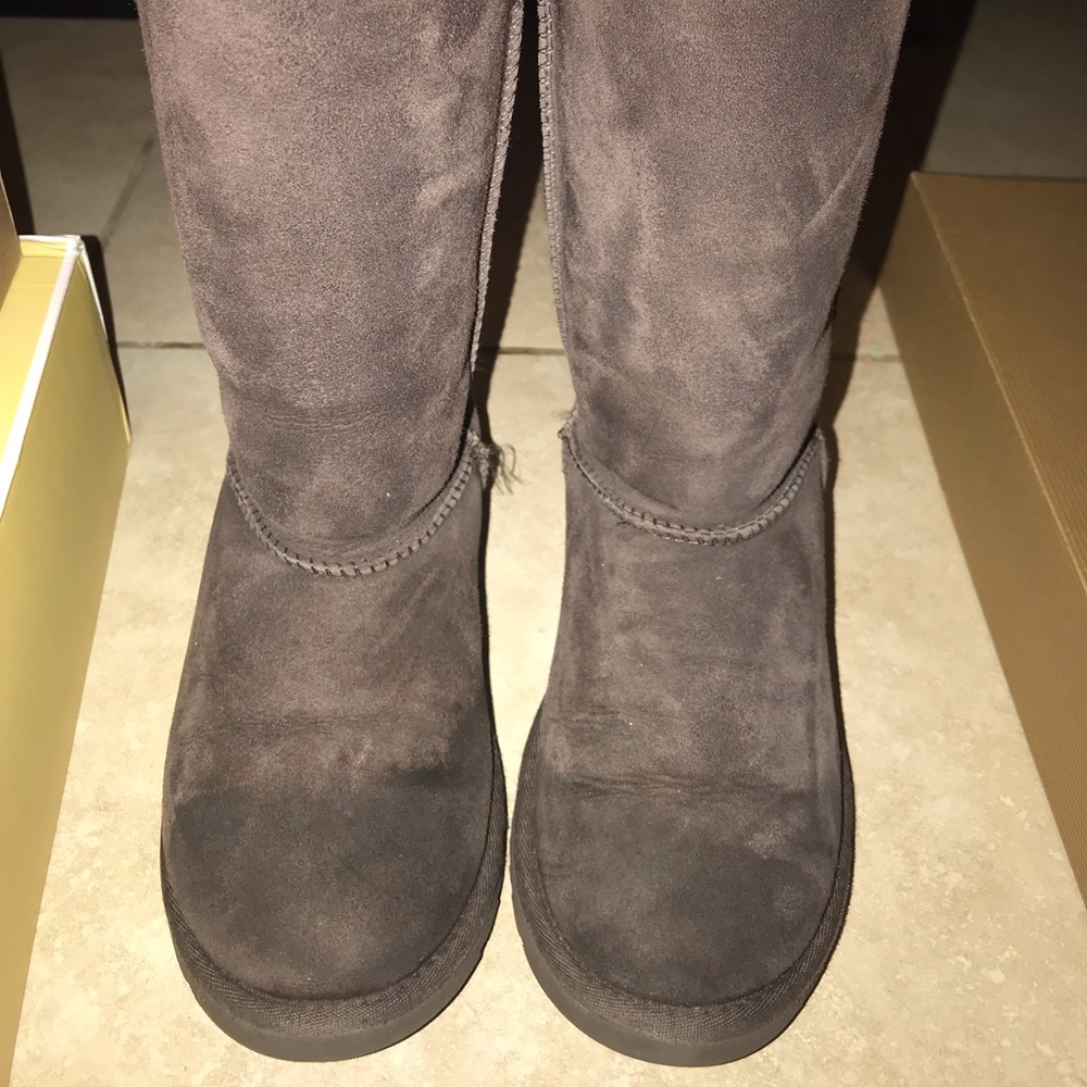 Kids chocolate brown ugg boots